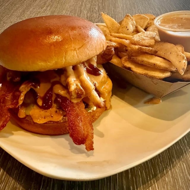 Muddy Burger.